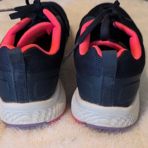 Skechers Black and Pink Athletic Shoes Goga Mat Air Cooled - Picture 4 of 7
